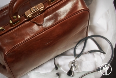 DOCTOR'S BAGS: CRAFTED FOR YOUR DAILY WORK